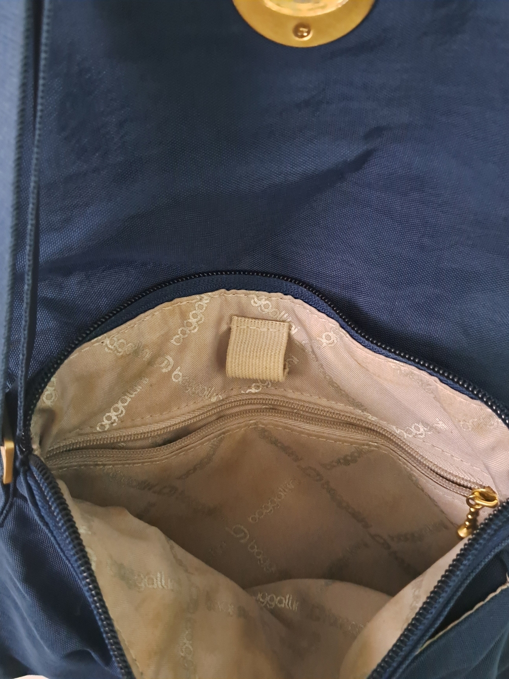 Baggallini Crossbody Bag with Gold Tone Turn-Lock - Picture 5 of 7